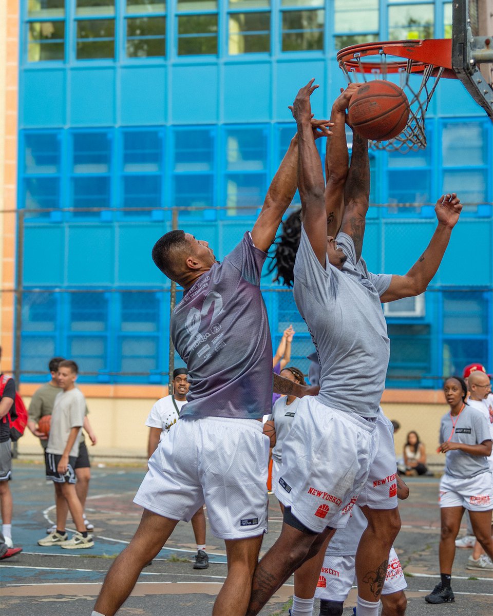 sizeofficialca tweet media