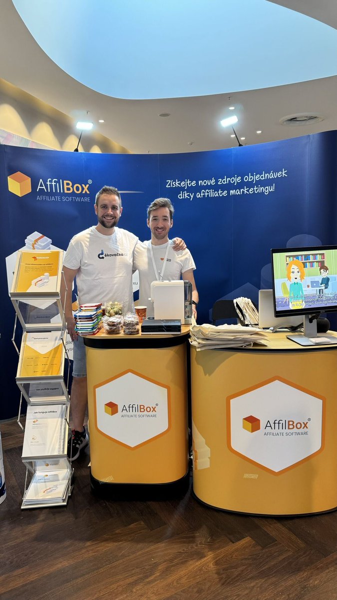 AffilBox tweet media