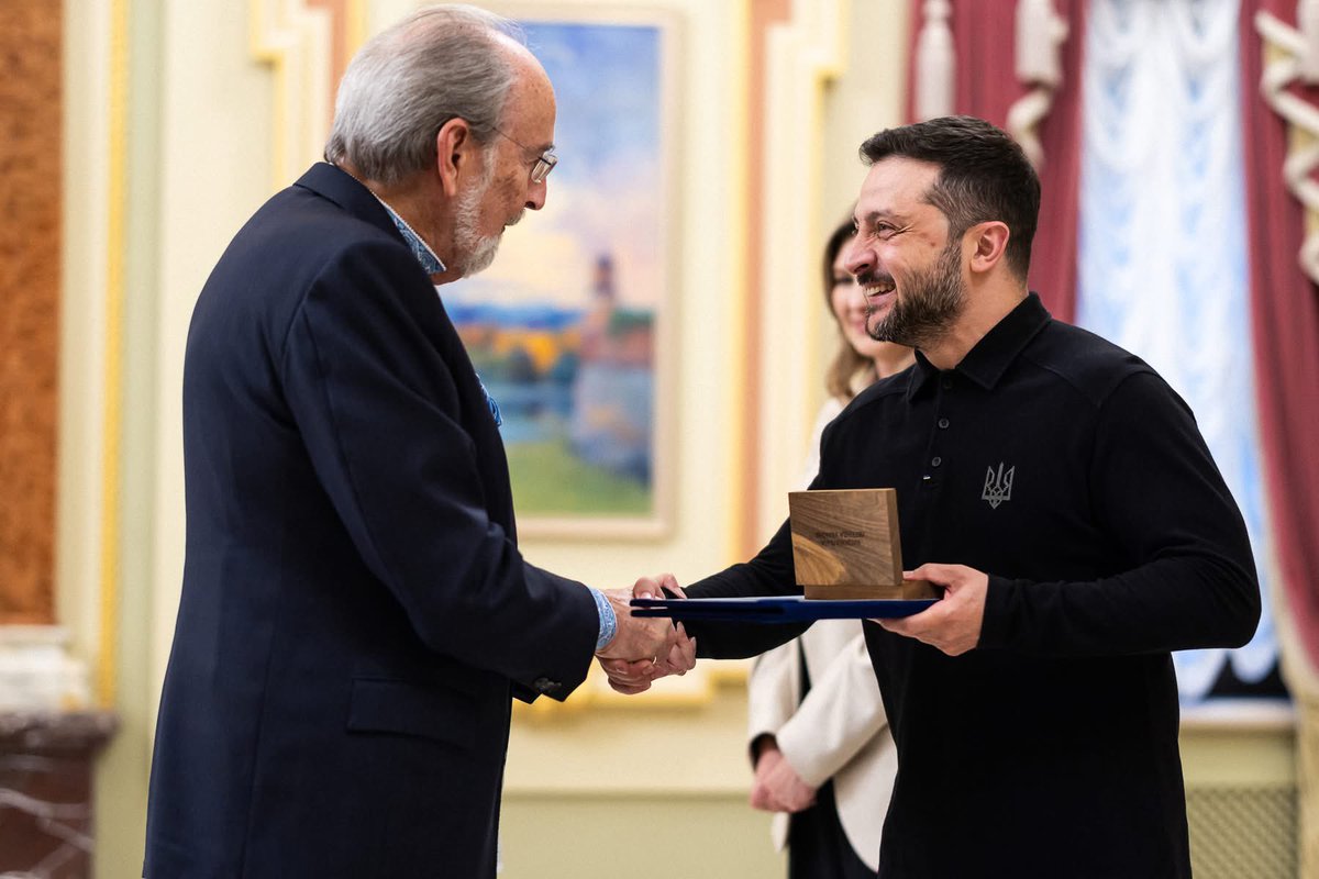Yulia Kovaliv (@kovaliv_y) on Twitter photo President <a href="/ZelenskyyUa/">Volodymyr Zelenskyy / Володимир Зеленський</a> awarded today James Temerty, famous Ukrainian-Canadian philanthropist with the Legend of Ukraine award. Congrats, James, and thank you for your contribution to strengthening Ukraine! President <a href="/ZelenskyyUa/">Volodymyr Zelenskyy / Володимир Зеленський</a> awarded today James Temerty, famous Ukrainian-Canadian philanthropist with the Legend of Ukraine award. Congrats, James, and thank you for your contribution to strengthening Ukraine!