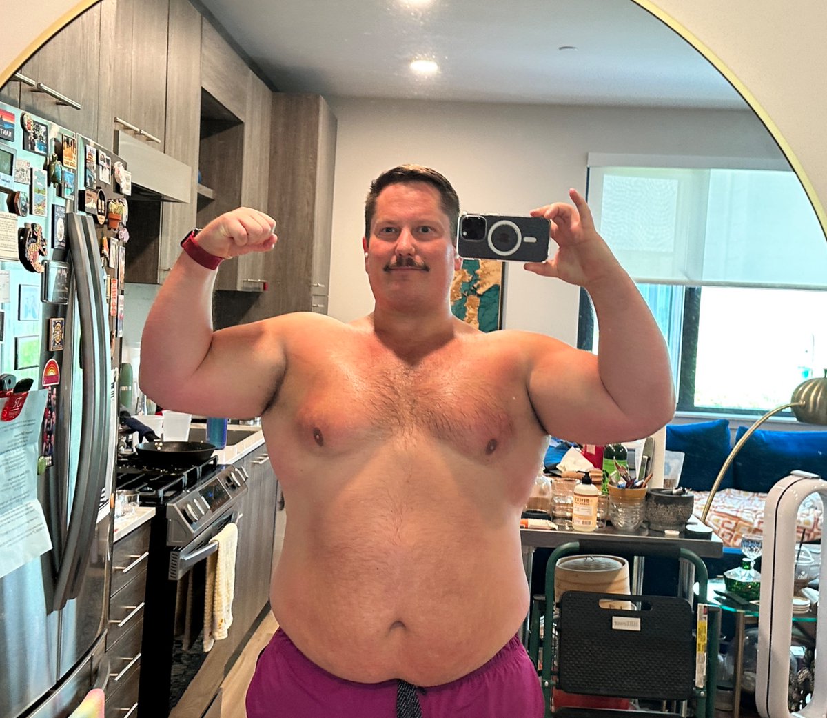 My bud just measured my arms - 18.5” 💪 😏