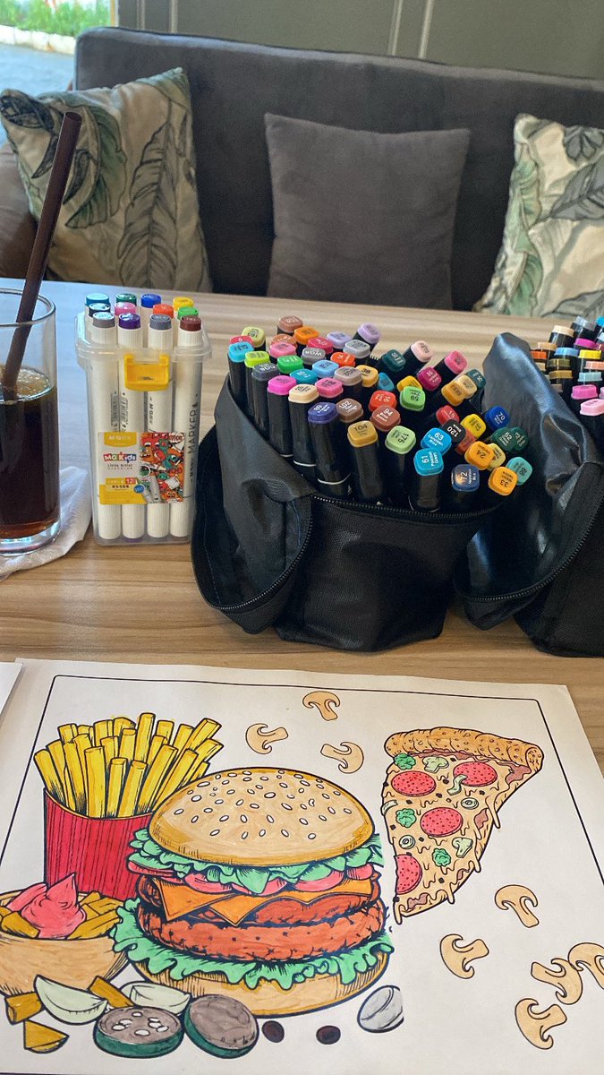 Sip and colour 🖍️🎨