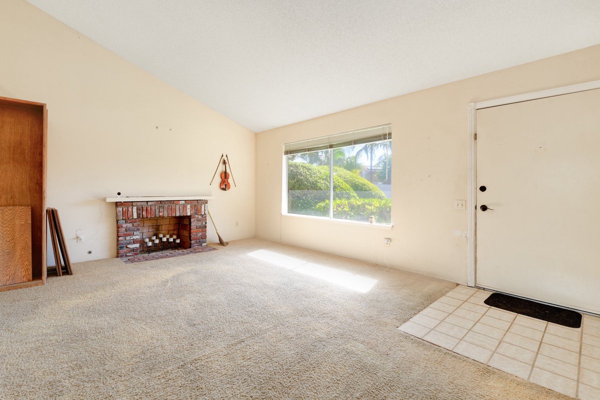 TDiamondRealtor's tweet photo. 🚨 Just Listed in Rancho Peñasquitos 🚨

I’m excited to share my newest listing in San Diego! This single-story home in the sought-after Rolling Hills neighborhood is priced at $1,050,000—and my seller is open to offers under list price for a quick close.

✨ Highlights:

4B/2B https://t.co/Y3IDuRxXhp