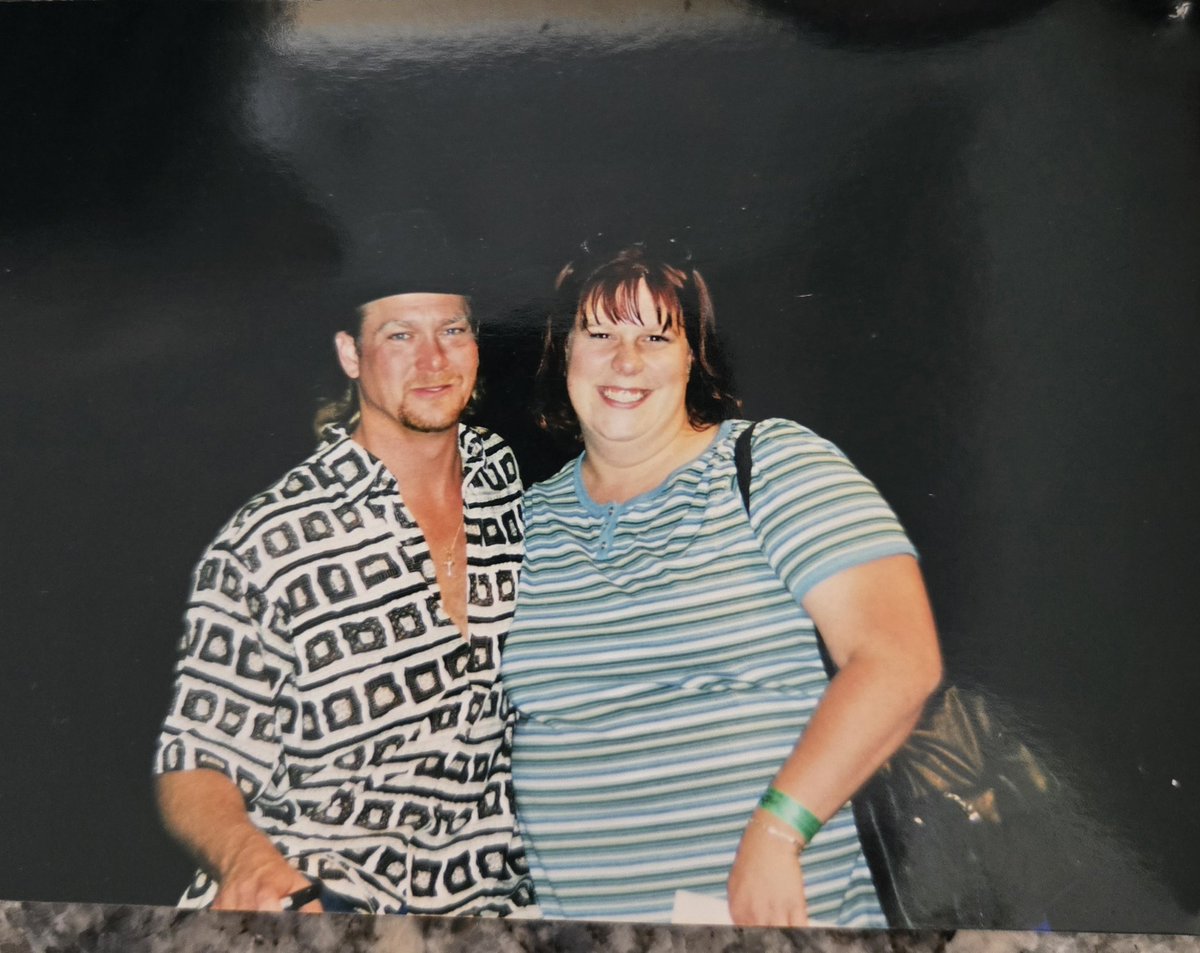 monahanson's tweet photo. @tracy_lawrence hi my name is Ramona and in September you are coming to central MN,  we are going to see you! This will be my sister's 34th time seeing you in concert!!  It will also be their 1st wedding Anniversary  ( celebration with you! ) 
Any way we can get a shout out!! https://t.co/R1H8004bIS