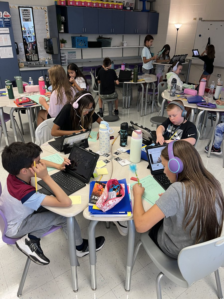 Today we worked on the writing strategy of “lifting a line”. Students reread “Maybe” and chose a line that they connected with in their heart. #Thrivein95 #BulldogBest