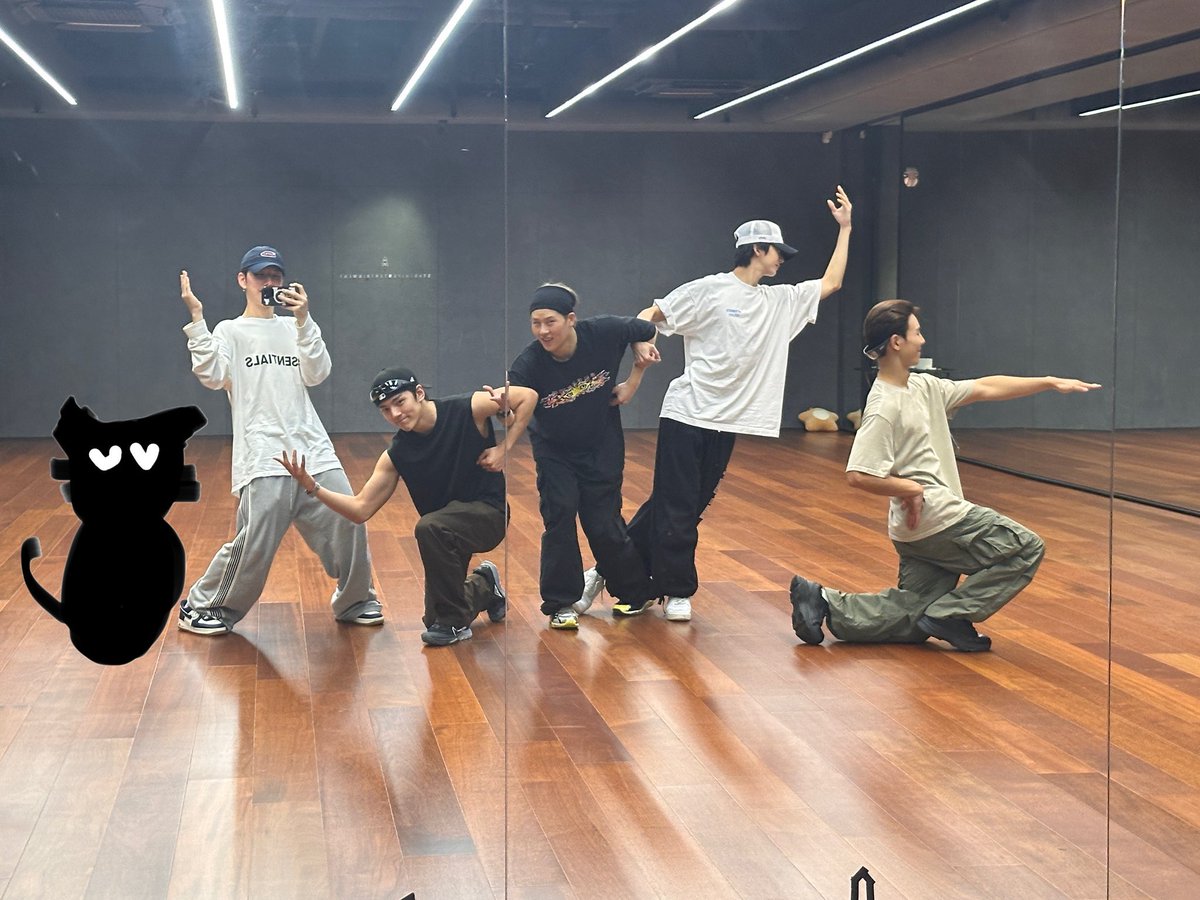 drawing changkyun in? i’m gonna cry