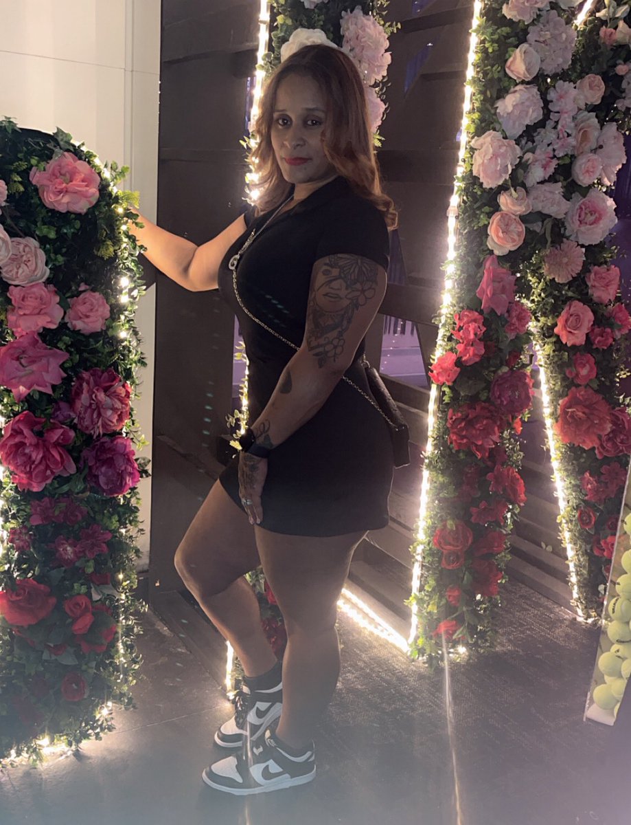gretchen_burgos's tweet photo. 🖤 I was powerful , not because I wasn’t scared but because I went on so strongly , despite the fear .💋
#blessedbeyondmypower🦋 #latinalustqueen #saturdaynightdinner #bae #powerliftingmotivation #strongandsexy https://t.co/u79H2UPvOc