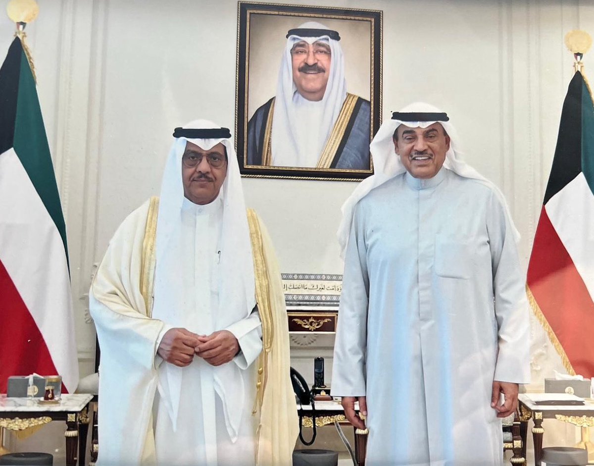 MB_Alkhurainej's tweet photo. سمو ولي العهد 
كما عرفتك لم تغيرك المناصب

تشرفت اليوم الاربعاء 2025/8/20 بمقابلة سمو ولي العهد الشيخ صباح الخالد الحمد الصباح 
فقد وجدته كما عرفته من قبل لم تغيره المناصب والمواقع الرسميه 
التي تقلدها 
وجدته رمزا للتواضع والمحبه للجميع و نظافة القلب واللسان
ووجدته يحمل حبا ك��يرا للكويت وقيادتها وشعبها 
فسموه حفظه الله يعمل من اجل الكويت وشعبها ليل ونهار لرفعتها ووضعها في اعلى مراتب الدول والشعوب
ولابد لنا من تقديم الشكر والعرفان لسمو الامير الشيخ مشعل الاحمد الصباح حفظه الله ورعاه على اختيار سمو ولي العهد الشيخ صباح الخالد الحمد الصباح حفظه الله وليا للعهد فكان نعم الاختيار 
متمنيا لسمو ولي العهد التوفيق والسداد في حياته والنجاح في مسئولياته الوطنيه