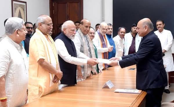 Nitinoffical's tweet photo. NDA के उपराष्ट्रपति पद के उम्मीदवार श्री सी पी राधाकृष्णन जी ने आज आदरणीय प्रधानमंत्री श्री Narendra Modi जी की गरिमामयी उपस्थिति में अपना नामांकन दाखिल किया।
उनका अनुभव, नेतृत्व क्षमता और समर्पण निश्चित रूप से संसद की गरिमा को नई ऊँचाइयों तक ले जाएगा। https://t.co/dRGjnBQ0wj