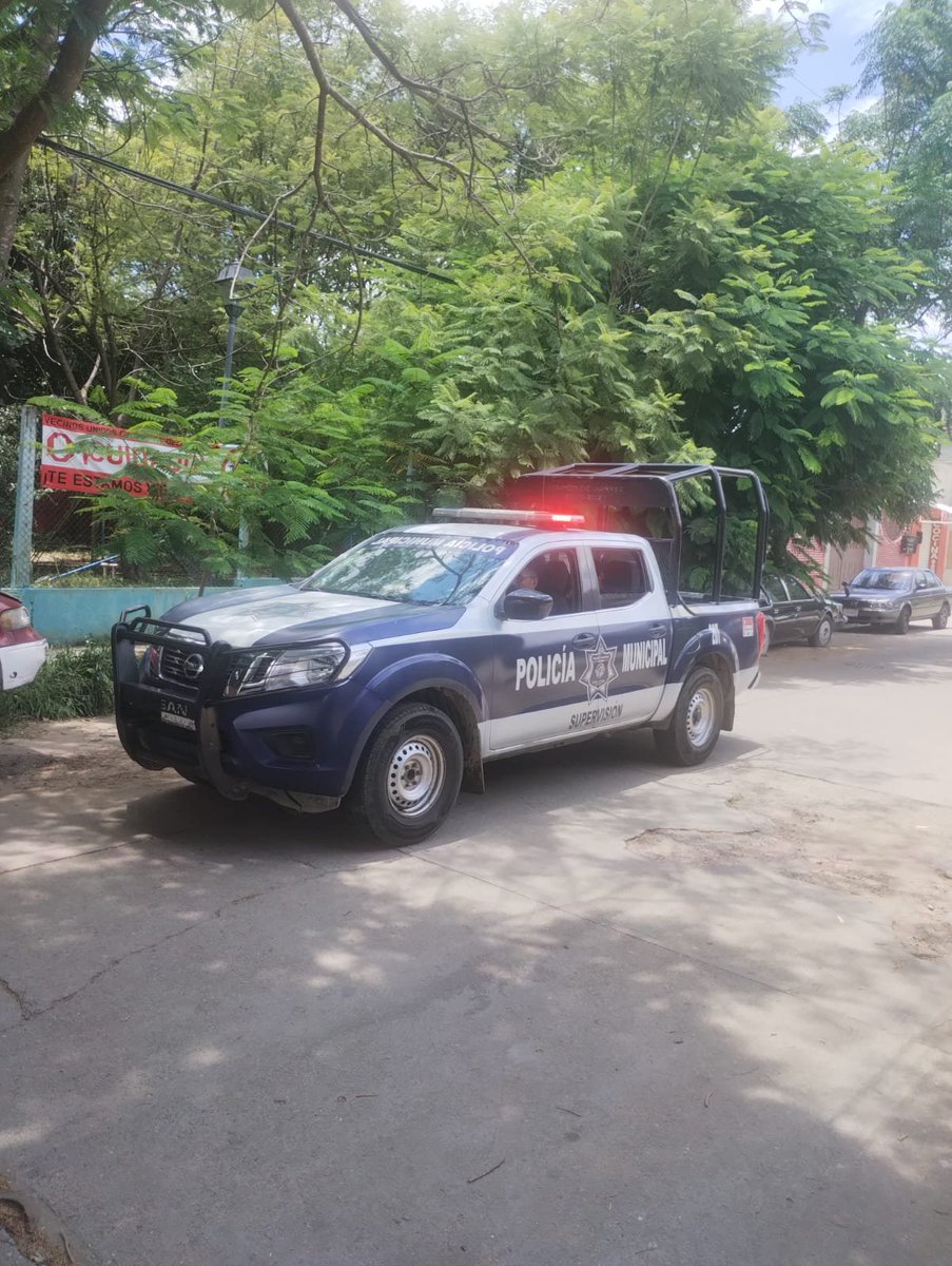 👮‍♂️🚓En la colonia Guadalupe Victoria realizamos recorridos de prevención, presencia y disuasión para cuidar a las familias, mantener el orden y prevenir la comisión de faltas cívicas o delitos.
Estamos en territorio, trabajando por la seguridad de nuestras vecinas y vecinos.