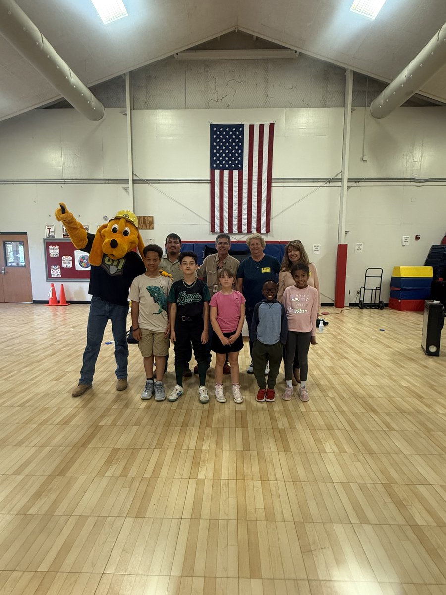 DiggerDog811's tweet image. Digger, Ms. Maria, Georgia Power and City of Lawrenceville Damage Prevention and Risk Management attended Career Day at Cooper Elementary School! diggerdog811.com/?p=5412 
@GA811 @WJCooperES @gwiinettschools @GeorgiaPower @georgiadeptofed @GAESPrincipals @gaelassoc @gsbacomm