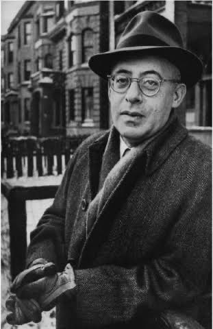 polimatismos's tweet photo. Saul Alinsky foi um dos estrategistas mais influentes no modo de agir dos marxistas. Um de seus principais livros é o Rules for Radicals (“Regras Para Radicais”).

Venha entender suas 12 regras e como estão sendo aplicadas no Brasil🧵

(1/13) https://t.co/3k3Ul7fZvu