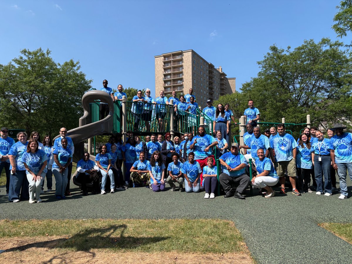 Students at the Knapp School &amp; Yeshiva started school on Wednesday, August 13. Staff gathered on the playground for a group photo, and Principal Dr. Diona Lewis declared the first day as awesome!  "We rocked it," she said. Here's to more great school days at Knapp!