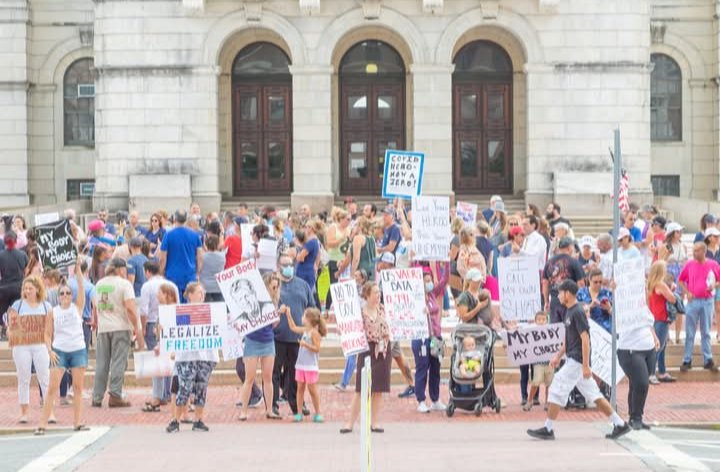 RiannaPaul's tweet photo. 4 years ago today, I hosted RI's first major protest against vaccine mandates, fighting for body autonomy &amp; religious freedom. Standing strong for Rhode Islanders' rights! 🇺🇸 #Freedom #RIVote #PaulRiannaJr" https://t.co/8XOPUsr7DI