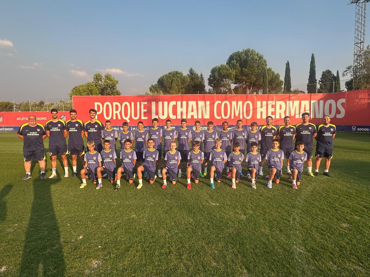 Otro equipo más 🔛

¡A por una nueva temporada, Alevín A F11! 😃