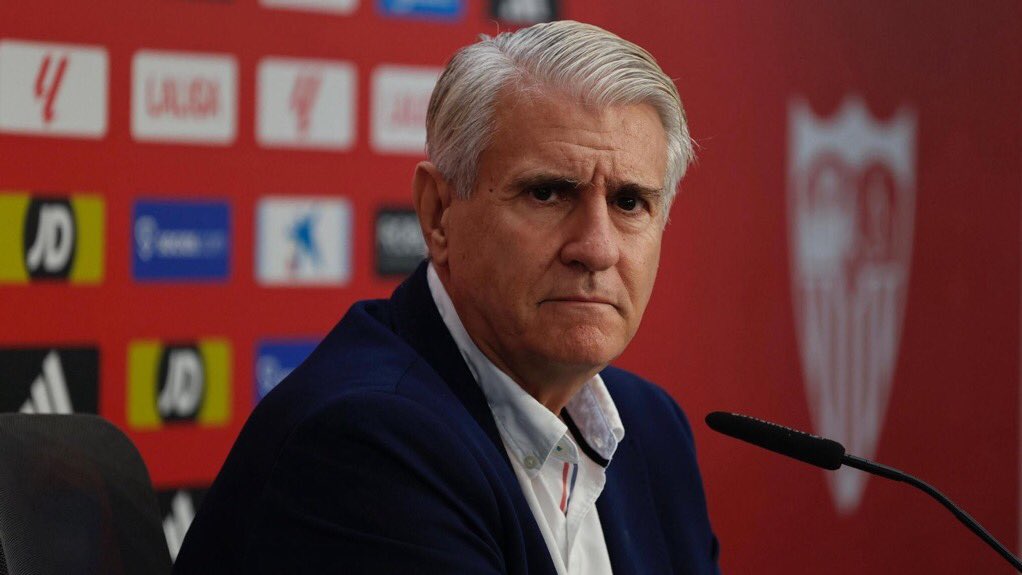 SFCSVQ2's tweet photo. Este viejo sabroso ha sacado 29 por Badé, acaba de cerrar 18 por Juanlu y lo de Carmona ronda los 10/11 millones.

Si sacamos casi 60 millones es para hacerle un besahuevos. https://t.co/tA7zEpao7w
