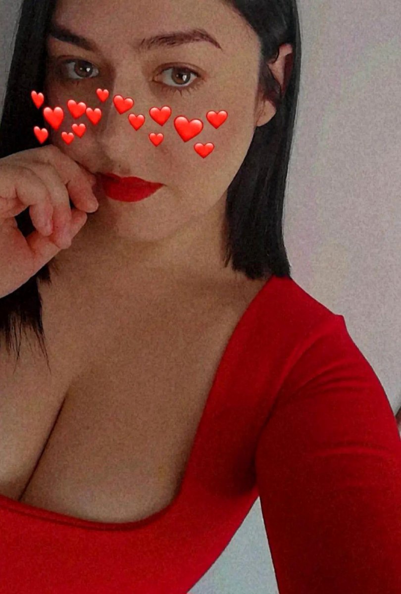 GelesVaride's tweet photo. Tek bayanım görüşe bileceğim tek erkek varmı? https://t.co/J37fGipFO5