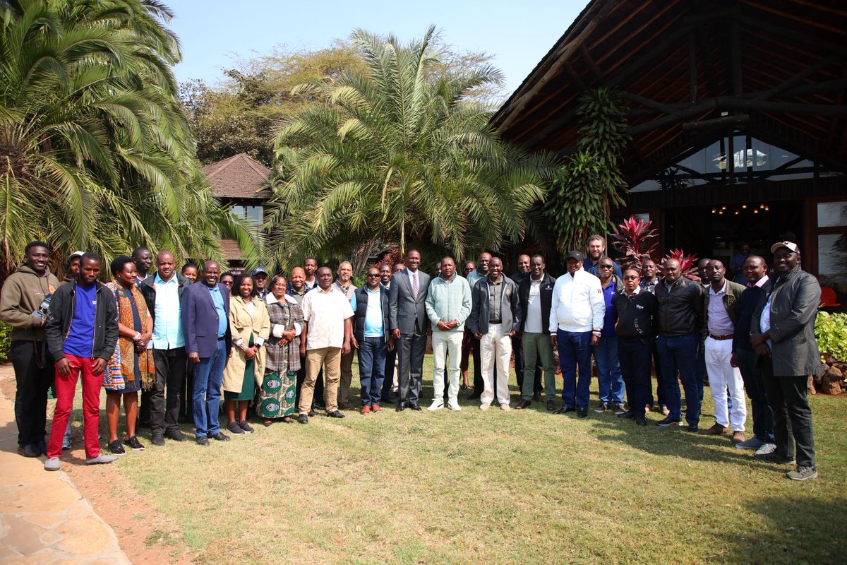 The Maa Economic Bloc Summit members led by Chairperson H.E. <a href="/joelenku/">Gov. Joseph Ole Lenku EGH</a> (Kajiado), H.E. <a href="/OleNtutuK/">Governor Patrick Ole Ntutu</a> (Narok) and <a href="/Lkinapet025/">Hon Lati Lelelit EGH</a> (Samburu) met with the Amboseli Ecosystem Partners for a breakfast meeting.