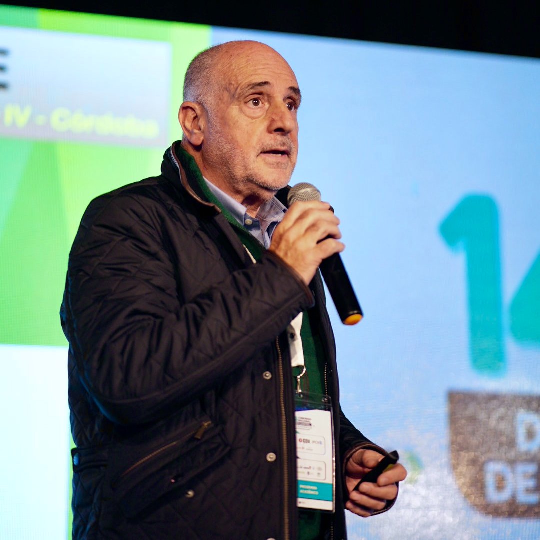 CRAprensa's tweet photo. 🐂 14º Congreso de Entes y Fundaciones de Lucha Sanitaria Animal
#PANEL2 | Ganadería y mercados europeos: verificación de campos libres de deforestación.
Marcelo Calle | Secretario de Ganadería | Ministerio de Bioagroindustria y Ernesto Messina | CRA. https://t.co/8qa2U95DYr