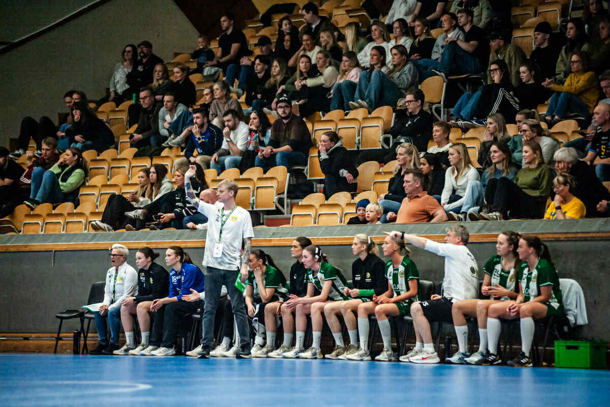 ❌ Tyvärr förlorar Hammarby cupmötet med allsvenska Skånela, gästernas siffror skrivs till 28-19 (17-10). Tack alla på plats i ”Jerka”💚

På söndag 24/8 14.00 avslutas gruppspelet mot Handbollsligalaget Skuru, även den matchen spelas i Eriksdalshallen.