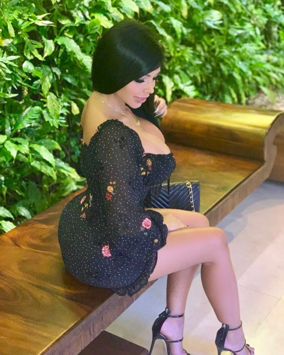 JessBellar's tweet image. Beautiful night out yesterday ❤️✨ was so lit had to post it ✨💕