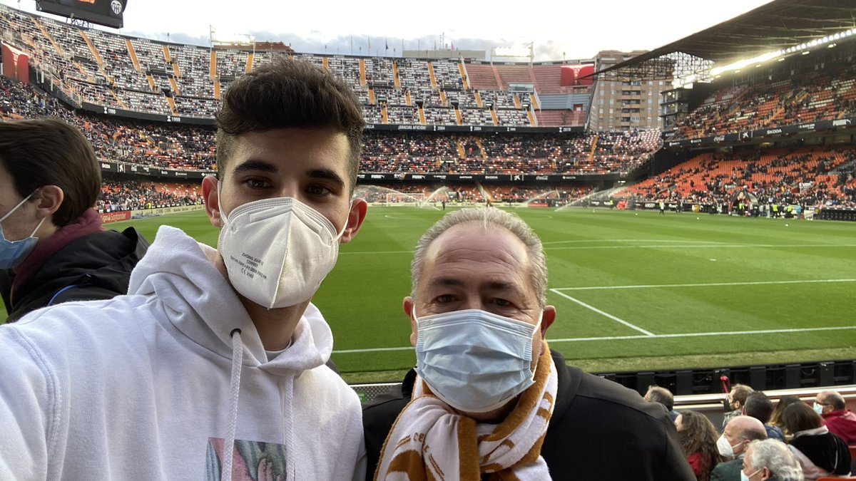 Rαúl. 🦇 tweet media