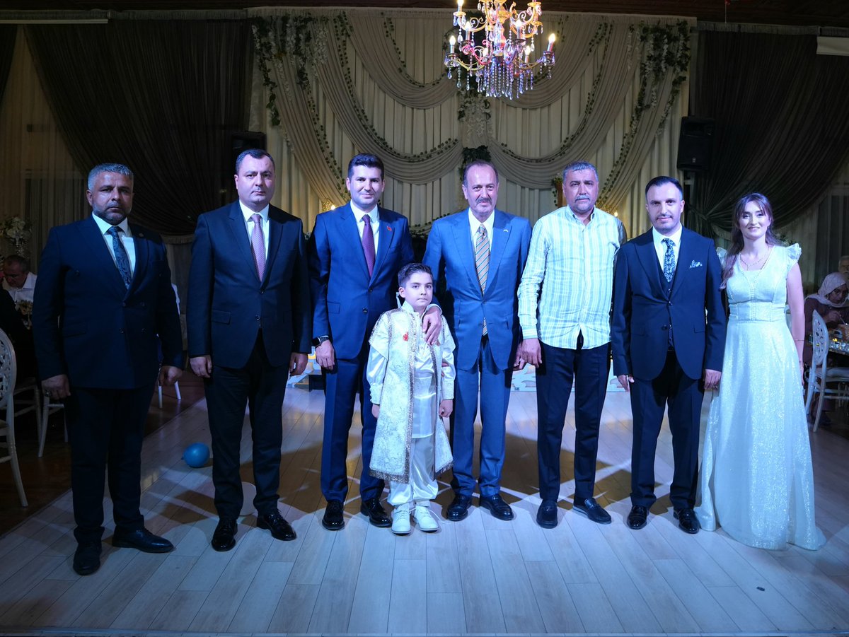 TurkceHaber_'s tweet photo. Ülkü Ocakları Genel Başkanı Ahmet Yiğit Yıldırım, MHP Genel Sekreter Yardımcısı, MYK Üyesi ve 28. Dönem İzmir Milletvekili Tamer Osmanağaoğlu, MHP Ankara İl Başkanı Alparslan Doğan, MHP Basın Müdürü Gökhan Aykaç’ın oğlu Oğuz Kağan Aykaç’ın sünnet törenine katıldı. https://t.co/0LKqXaGJWy