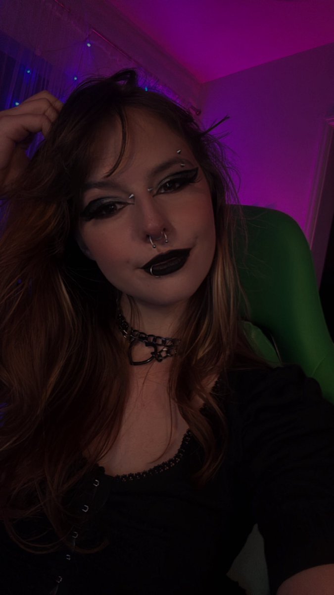 Spooky Chelsea? tweet media