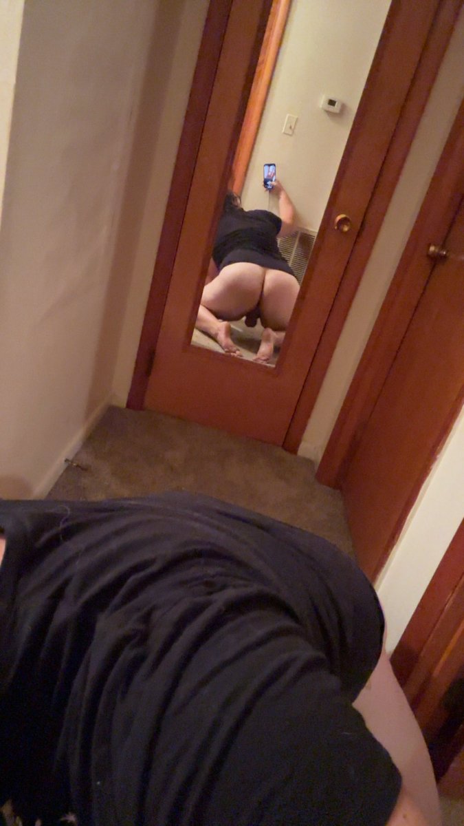 BttmDishman's tweet photo. @dadssecretacct Let me arch for you daddy 👅 https://t.co/lttfOf6nNX