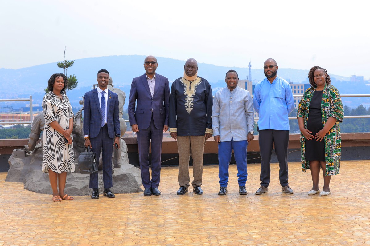 IntekoyUmuco's tweet photo. Today, we were honored to welcome a delegation from the Zimbabwe's Museum of African Liberation, led by Mr. Pritchard Zhou, the deputy chairman of the board of trustees of the Institute of African knowledge #INSTAK.
This visit is a key step in deepening our collaboration and strengthening ties in heritage diplomacy between #Rwanda and #Zimbabwe.
Photos: https://t.co/CiQo5be2Bg
#LiberationHistory #PanAfricanism