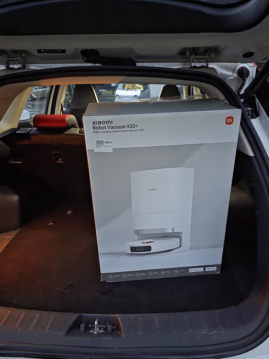 Ух,бля! Здоровая елда! Посоветовавшись с коллегами у кого какой пылесос было принято обдуманое и конструктивное решение: куплю такой который пизже ваших всех:3