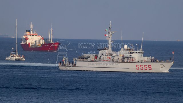 Shipguru's tweet photo. #MarinaMilitareItaliana #gaetaclass #minehunter #ITS_VIAREGGIO M 5559 #approaching #grandharbourmalta - 20.08.2025 - https://t.co/nfgboxc3g3 - NO PHOTOS can be used or manipulated without our permission @ItalyinMalta @WarshipsIFR @worldshipsoc @Gibdan1 @key2med @med_shipSpotter https://t.co/tkJpX1015m
