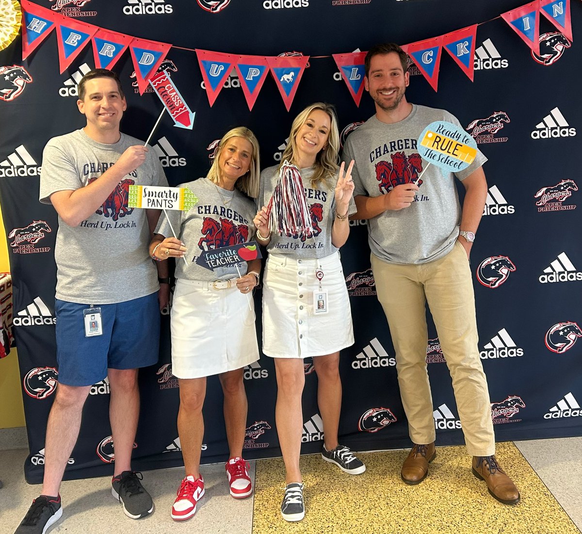 Jen Olmstead tweet media