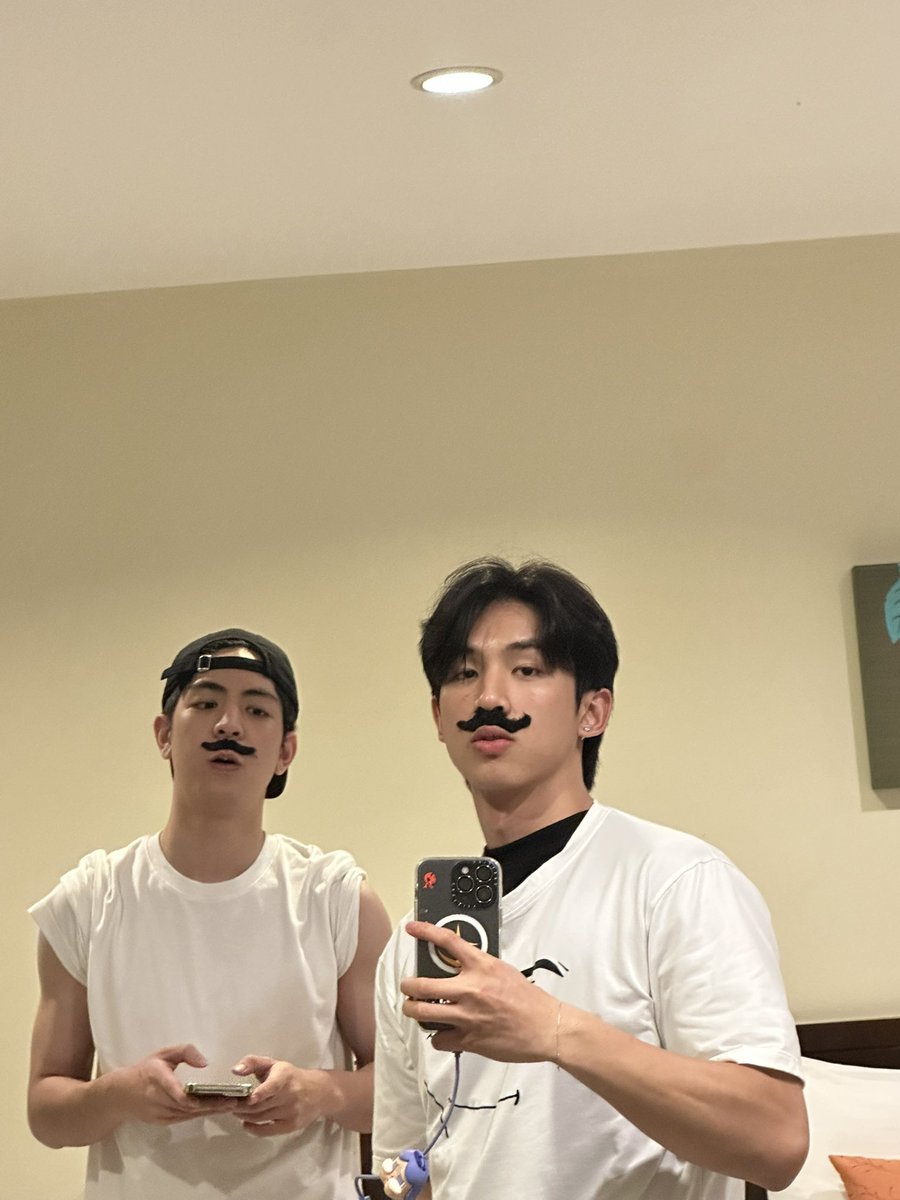 swensurf's tweet photo. อุ่ยลืมโกนหนวด #GMMOuting2025 https://t.co/s0wnvZruUk