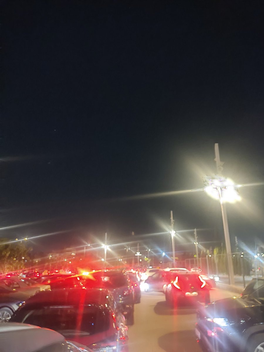 Πολύ έξυπνη ιδέα να έχουν μόνο μια έξοδο στο γήπεδο δεν δημιούργησε καθόλου μπαχαλο  

#GRELAT