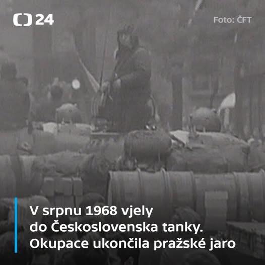 CT24zive's tweet photo. Těsně před půlnocí 20. srpna 1968 překročily armády států východního bloku československé hranice a bez vědomí tehdejších státních orgánů vpadly na území státu.

ℹ️ Invaze armád Varšavské smlouvy tak v podstatě ukončila takzvané pražské jaro, tedy pokus československých komunistů o nastolení „socialismu s lidskou tváří“. 

🔵 V zemi poté nastalo dvě dekády trvající normalizační období, které ukončila až revoluce v listopadu 1989.

🔗 https://t.co/QV7cILCjn7