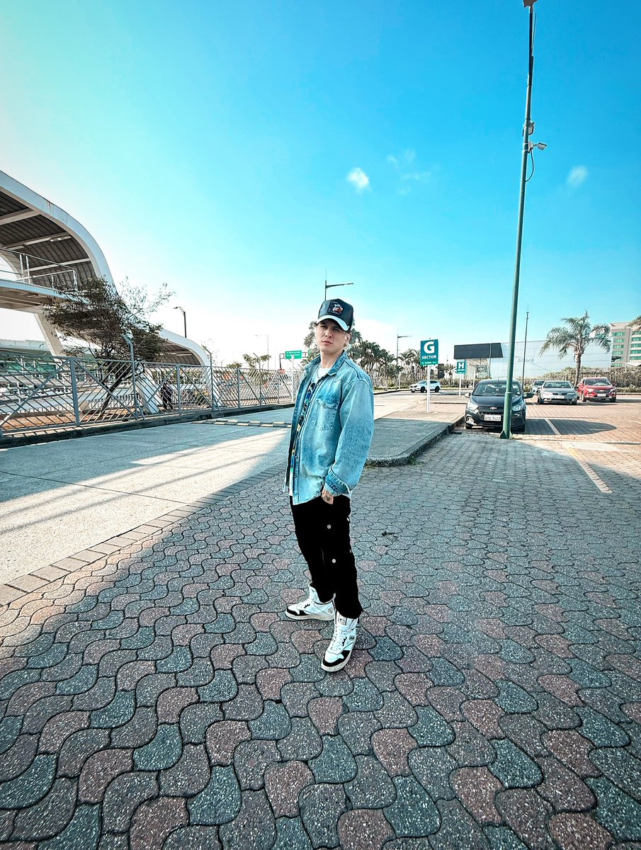 📲|| <a href="/christophervele/">Christopher Velez 🔺</a> vía instagram post 

• Que pena tenerte d lejitos 🎶

#ChristopherVelez