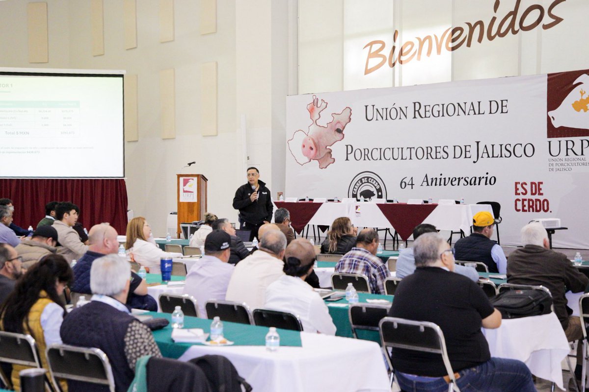 AlianzaExClima's tweet photo. Participamos en el Foro Ambiental 2025 del Sector Porcícola, donde fuimos recibidos por la Unión Regional de Porcicultores de Jalisco y Evobac, empresa adherida a la Alianza.

🏅Felicitamos a Brimex por recibir el Galardón al Mérito en Sustentabilidad y Sostenibilidad Porcícola. https://t.co/4k3Z1Mv0Ro