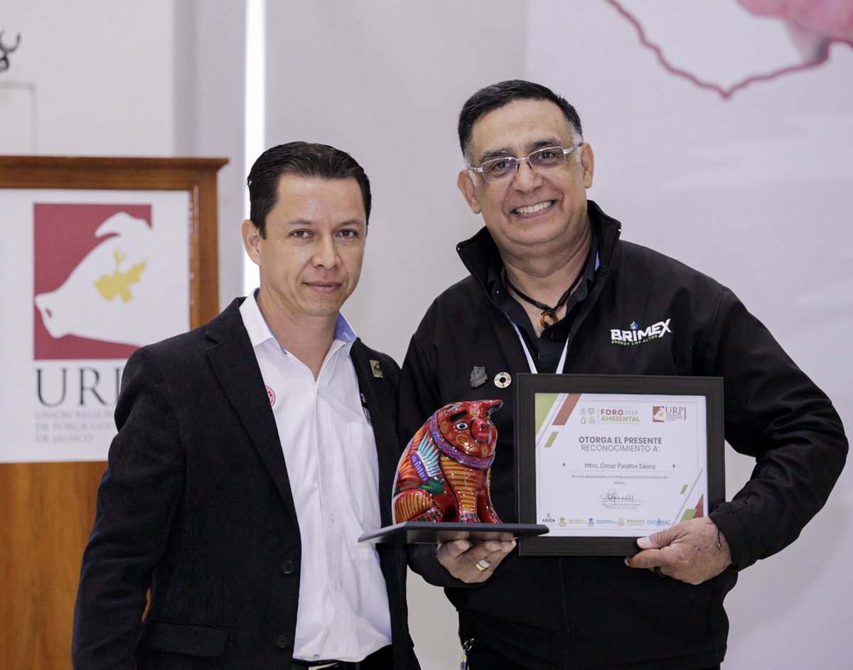 AlianzaExClima's tweet photo. Participamos en el Foro Ambiental 2025 del Sector Porcícola, donde fuimos recibidos por la Unión Regional de Porcicultores de Jalisco y Evobac, empresa adherida a la Alianza.

🏅Felicitamos a Brimex por recibir el Galardón al Mérito en Sustentabilidad y Sostenibilidad Porcícola. https://t.co/4k3Z1Mv0Ro