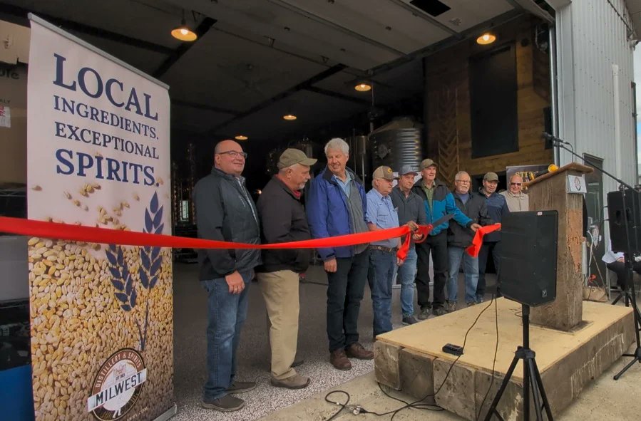 realagriculture's tweet image. Westlock Terminals expands beyond grain with the opening of Milwest Distillery, enhancing local economic benefits and job creation. CEO Clifford Bell highlights their diversification efforts.  

👉 Read more: ow.ly/hx6O50WIYHV  
#westcdnag #AbAg