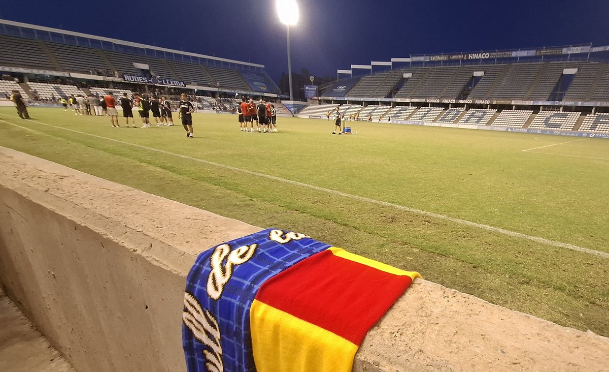 El futbol és i serà sempre de la seva gent, perquè la història, la identitat i el sentiment no es poden comprar.

Lleida només n’hi ha un, i sempre pertanyerà a la seva gent.

Tornareu.
