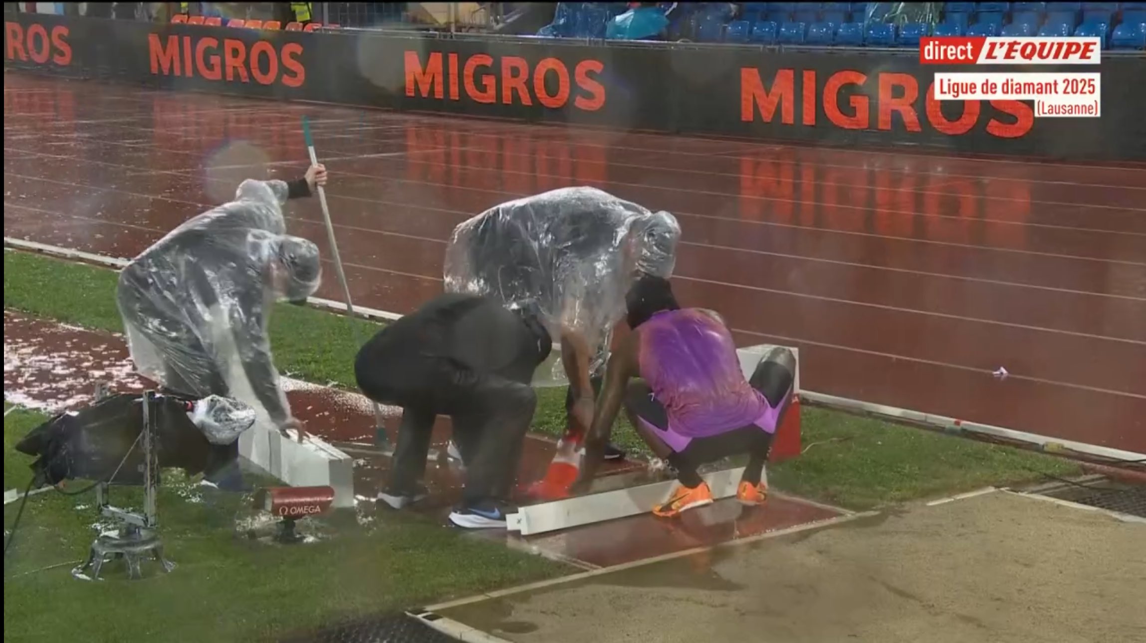 Gy0ejGEWAAEUN2I?format=jpg&name=4096x409