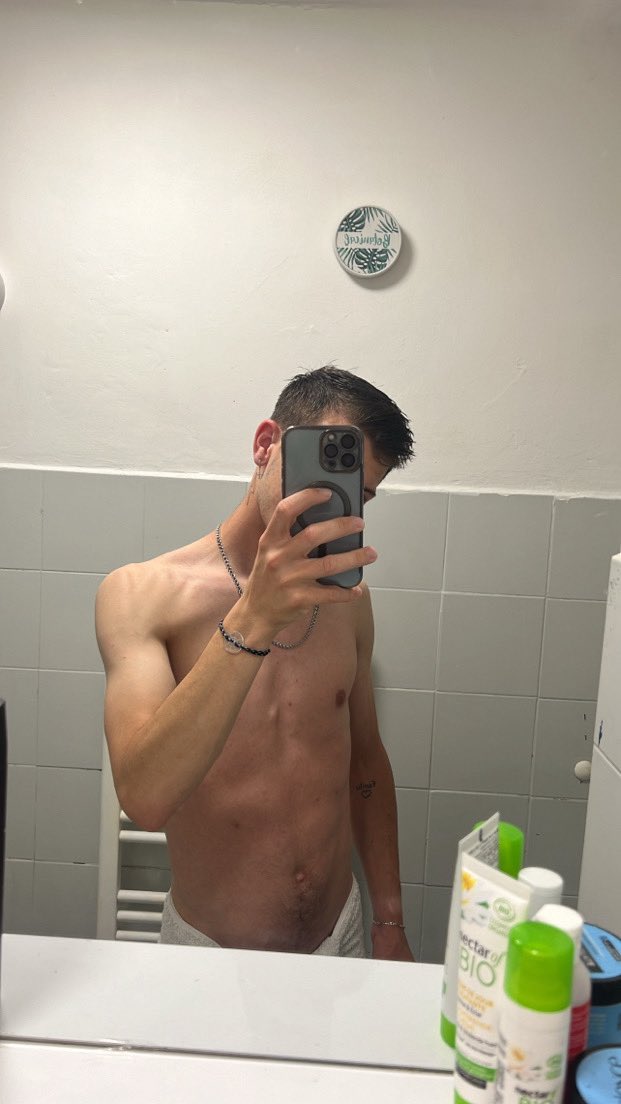 Este_rent's tweet photo. Vous kiffez quoi les mecs ? 😏

Dites nous ce que vous voulez voir sur le compte 🔥🔥😈

#gay #gaycouple #nsfw https://t.co/4MnlYNbRnd
