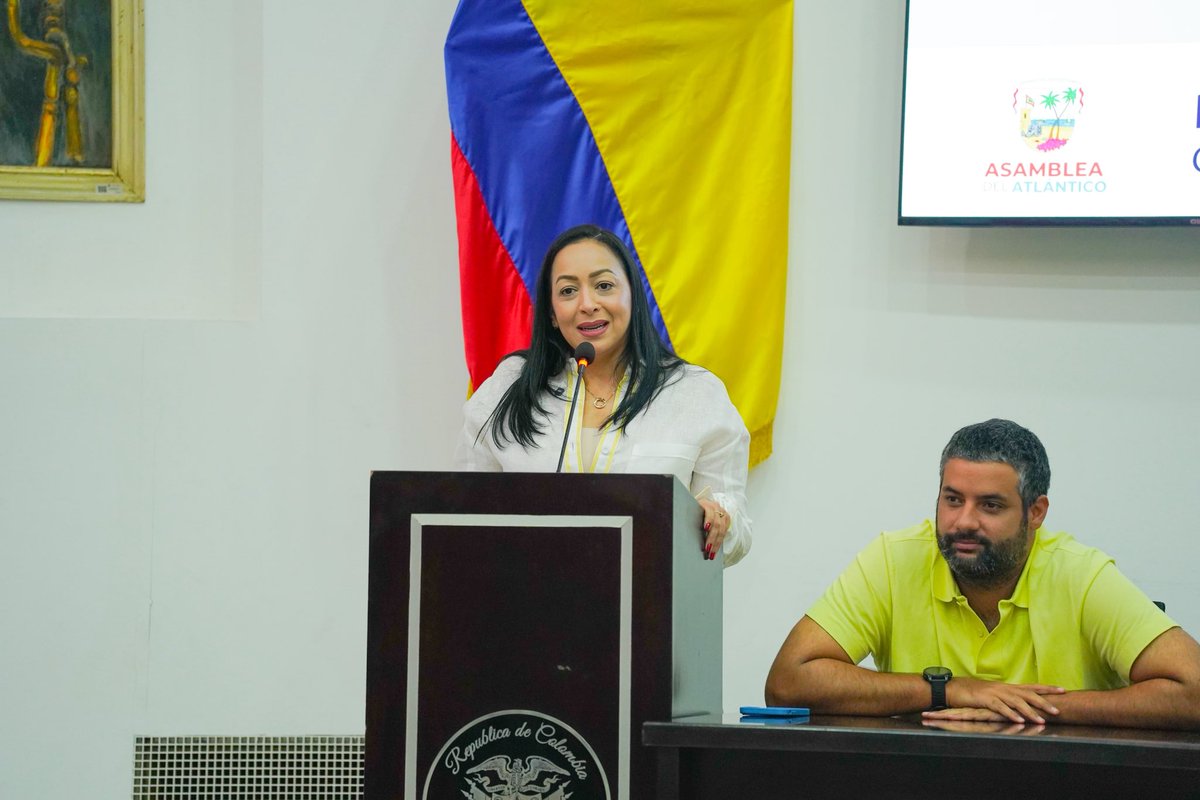 El Atlántico tiene jóvenes que inspiran ✨
Ocho historias de liderazgo, talento y superación fueron reconocidas en los Premios Joven Líder: Protagonista del Cambio. Cada uno de ellos demuestra que la juventud es motor de transformación en nuestras comunidades.

 🏆 Categorías y