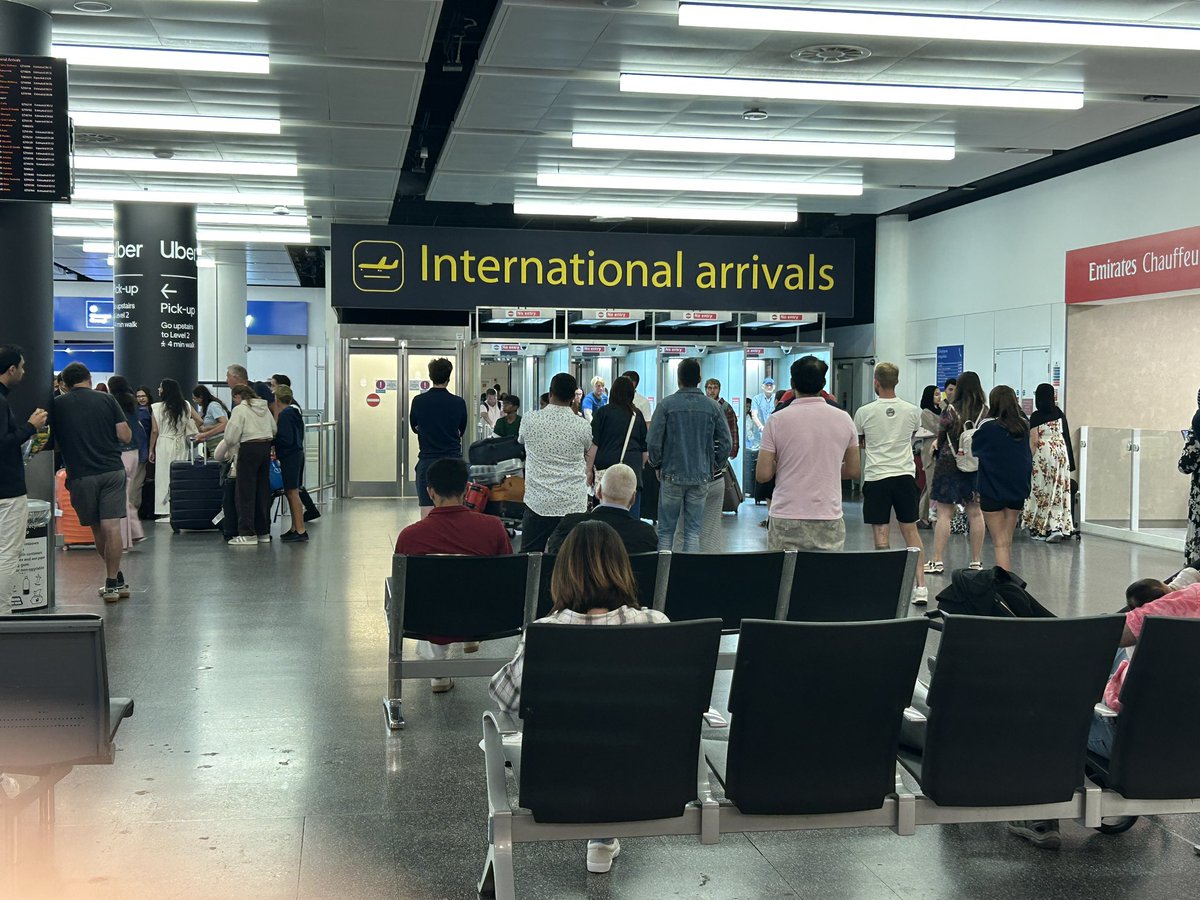 The waiting game. Great place for people watching, lots of unknown stories. Mine is simple, picking up a wreck of a lad ‘fresh’ from post A-level holiday to Zante. What sight will walk through those doors? 😂