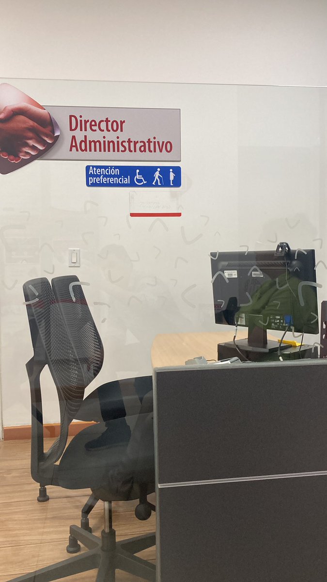 eariosp0520's tweet photo. @DaviEscucha @SFCsupervisor Si no está el director https://t.co/YLSwoR7ZeX
