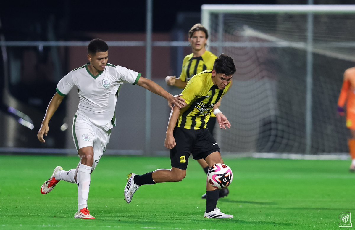ittihad_fr's tweet photo. ⚽️نهاية اللقاء الودي 
🏁 فريق U21
🔚 #الاتحاد 1 : 0 الأنوار
ايسايس رودريغز ⚽️ https://t.co/HtRur8EMHy