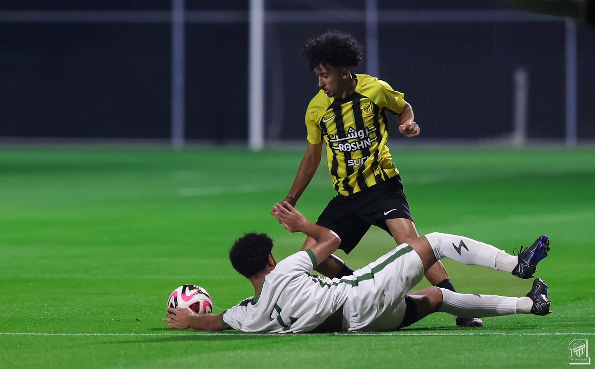 ittihad_fr's tweet photo. ⚽️نهاية اللقاء الودي 
🏁 فريق U21
🔚 #الاتحاد 1 : 0 الأنوار
ايسايس رودريغز ⚽️ https://t.co/HtRur8EMHy