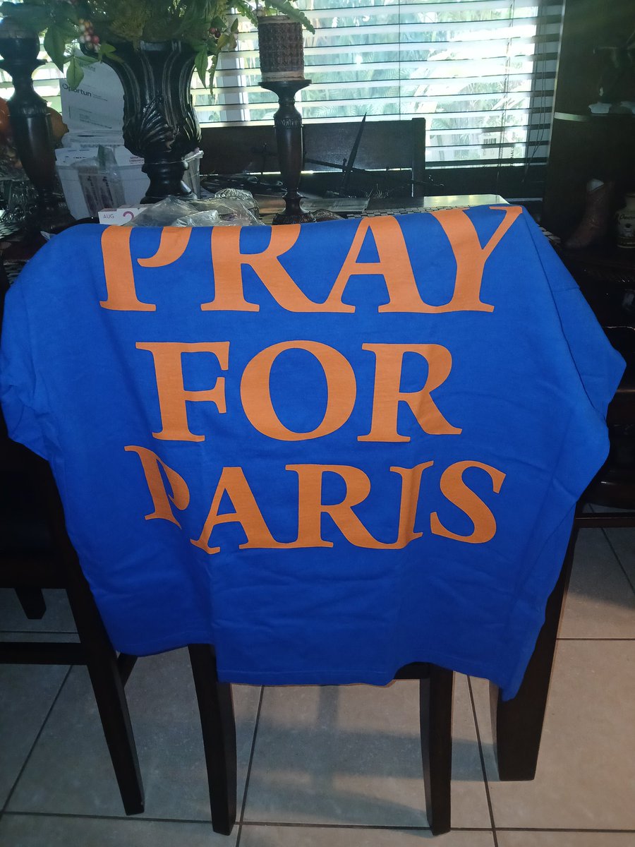 TrillGCC305's tweet photo. It took me 2 and a half years but I'm now 1 of 50 ppl who owns this @WESTSIDEGUNN blue and orange pray for paris and then you pray for me tee!!!!! 

#prayforparis
#stillpraying 
#andthenyouprayforme https://t.co/pd3HOf6mpQ