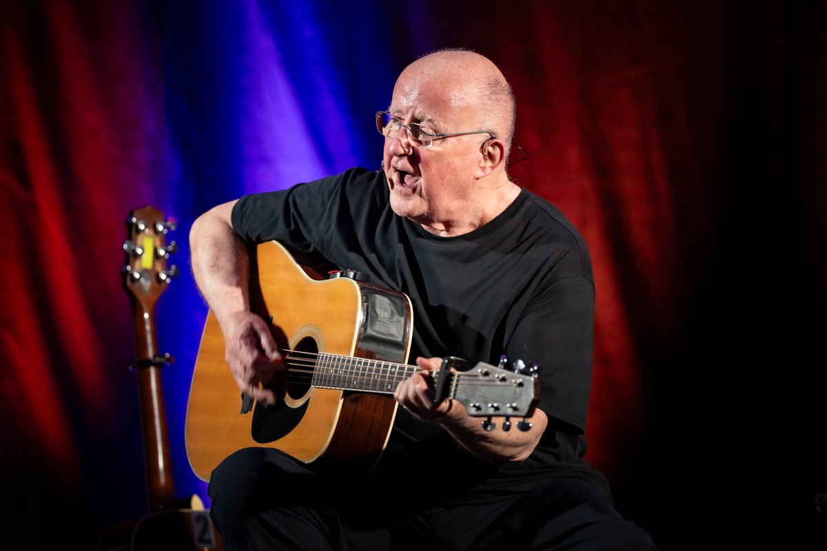 Kevin Scott (@kscott_94) on Twitter photo £20K has been donated to the Shankill Women's Centre and the Falls Women's Centre to 'help bring an end to violence against women and girls' during a charity concert tonight organised by <a href="/FeileBelfast/">Féile an Phobail</a>
Christy Moore performed to an intimate crowd at St Comgall's.
Betty Carlisle £20K has been donated to the Shankill Women's Centre and the Falls Women's Centre to 'help bring an end to violence against women and girls' during a charity concert tonight organised by <a href="/FeileBelfast/">Féile an Phobail</a>
Christy Moore performed to an intimate crowd at St Comgall's.
Betty Carlisle