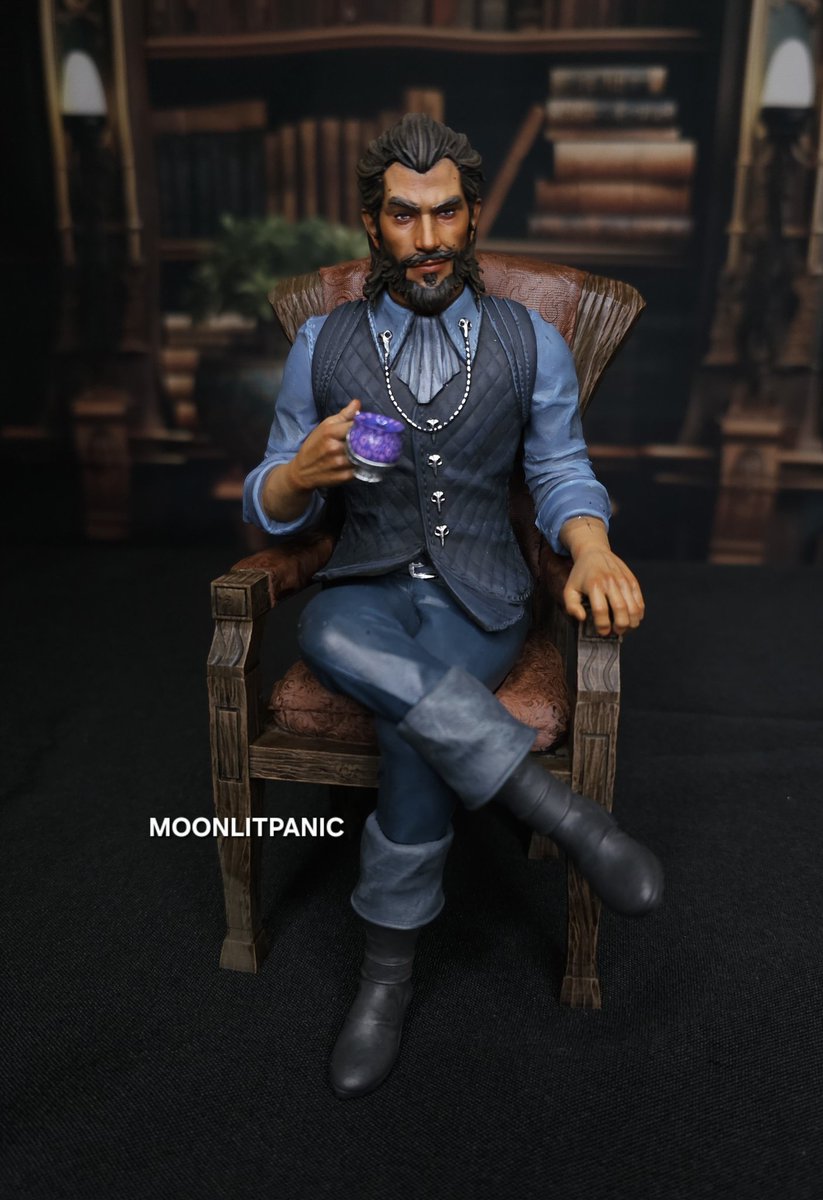 I realized I never posted a picture here of this Lucanis figure I painted for sephtheoverwitch over on Instagram.

#lucanisdellamorte